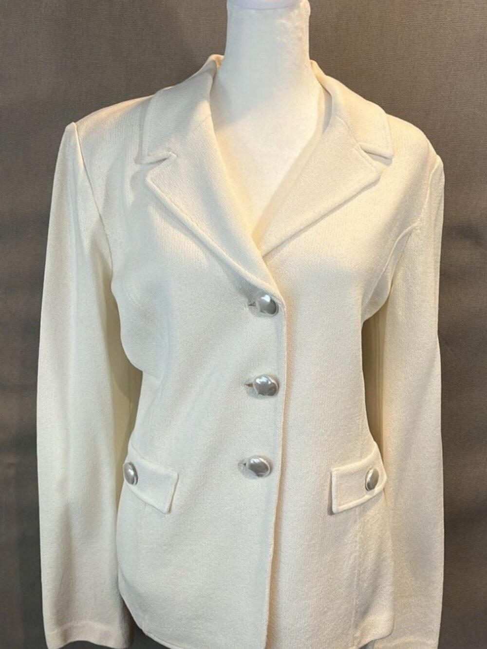 St. John Woman’s Button Blazer Sz 10 NWT